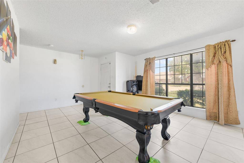 925 Clover Hill Lane, Cedar Hill, TX 75104