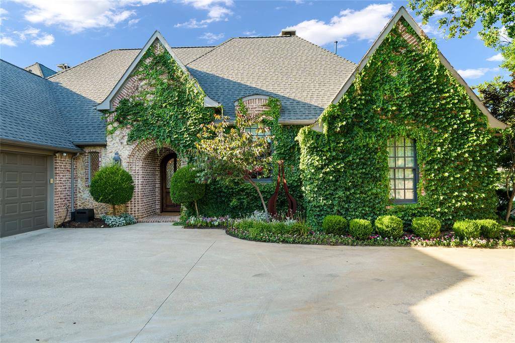 Highland Village, TX 75077,3093 Whispering Oaks Drive