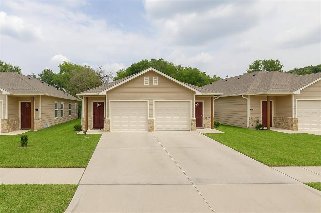 Kaufman, TX 75142,807 S Wilson Street