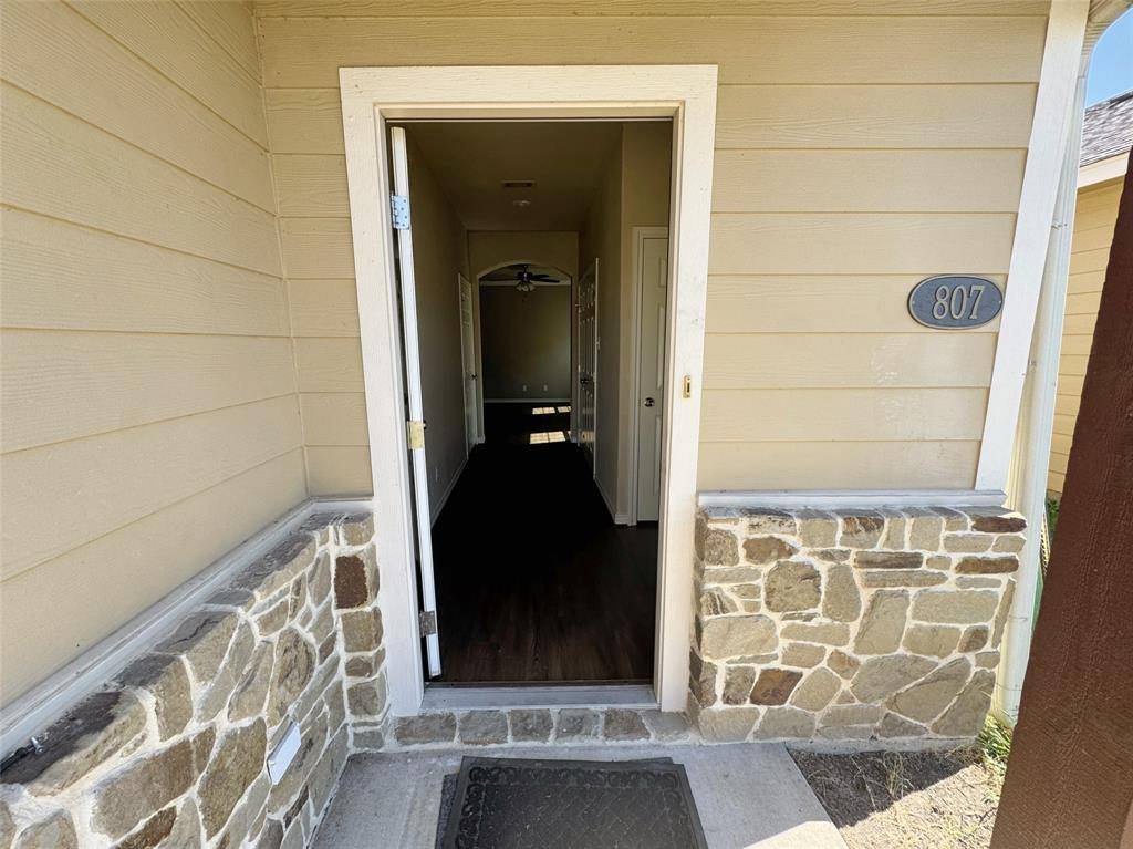 Kaufman, TX 75142,807 S Wilson Street