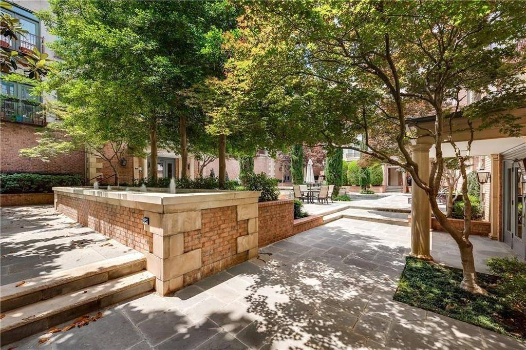 Dallas, TX 75204,2885 Woodside Street #303