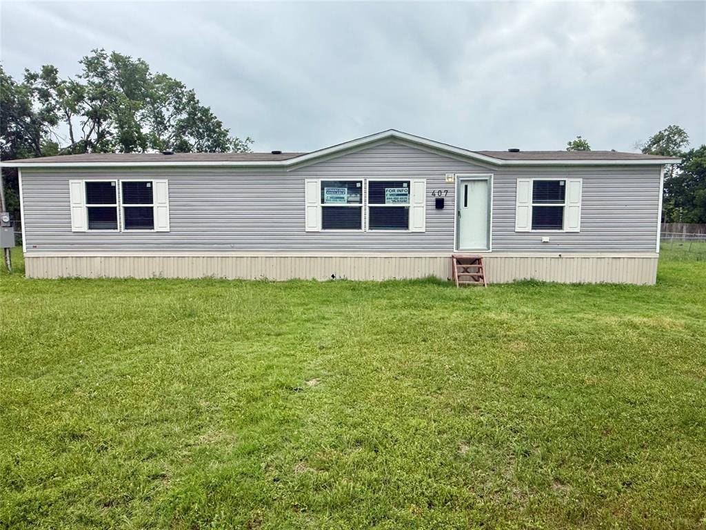 Lott, TX 76656,407 S 2nd Street