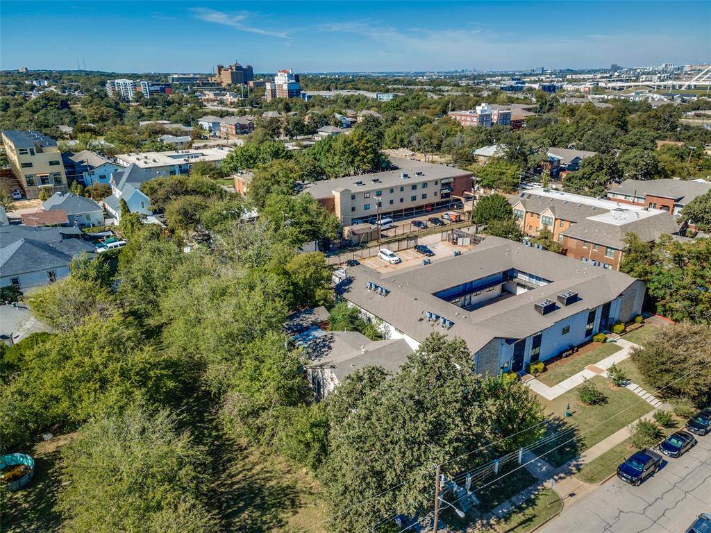 Dallas, TX 75203,709 N Ewing Avenue