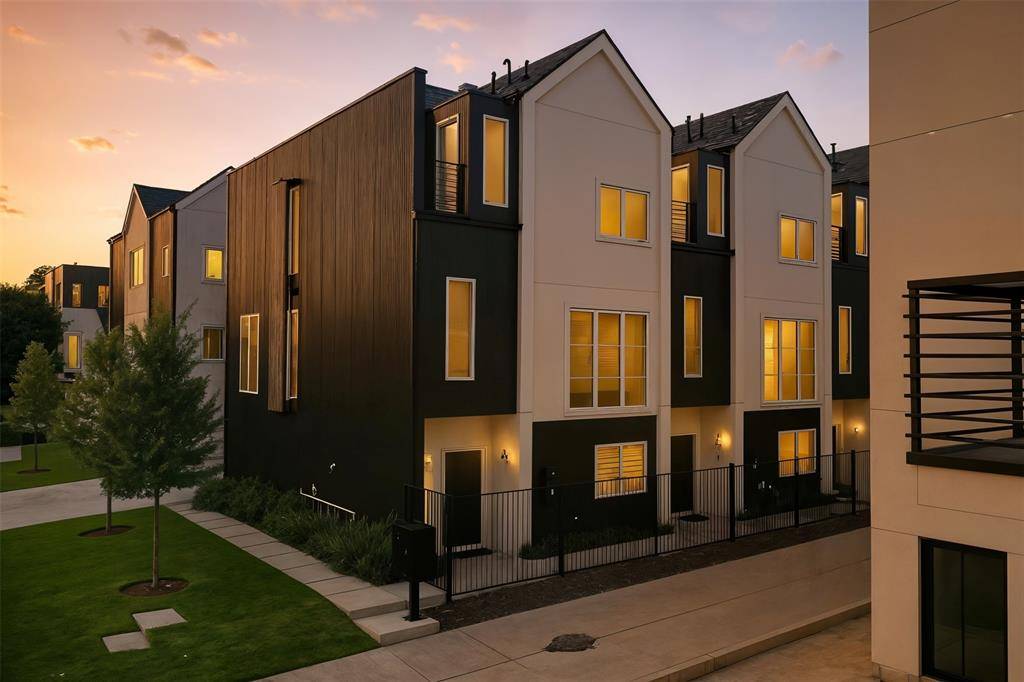 Dallas, TX 75204,2244 Aarhus Way