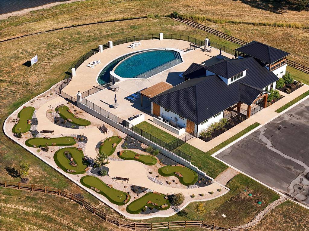 Honey Grove, TX 75446,215 Cove Side Court