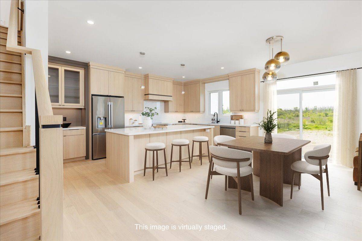 Georgina, ON L4P 0S7,147 Lake DR E