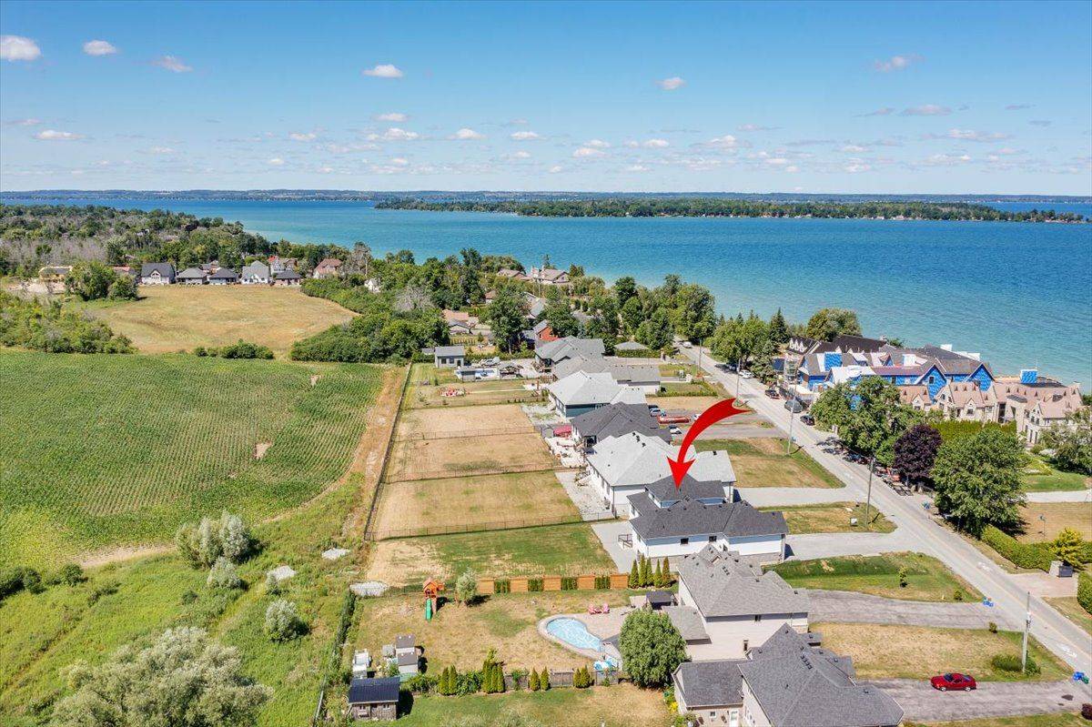 Georgina, ON L4P 0S7,147 Lake DR E