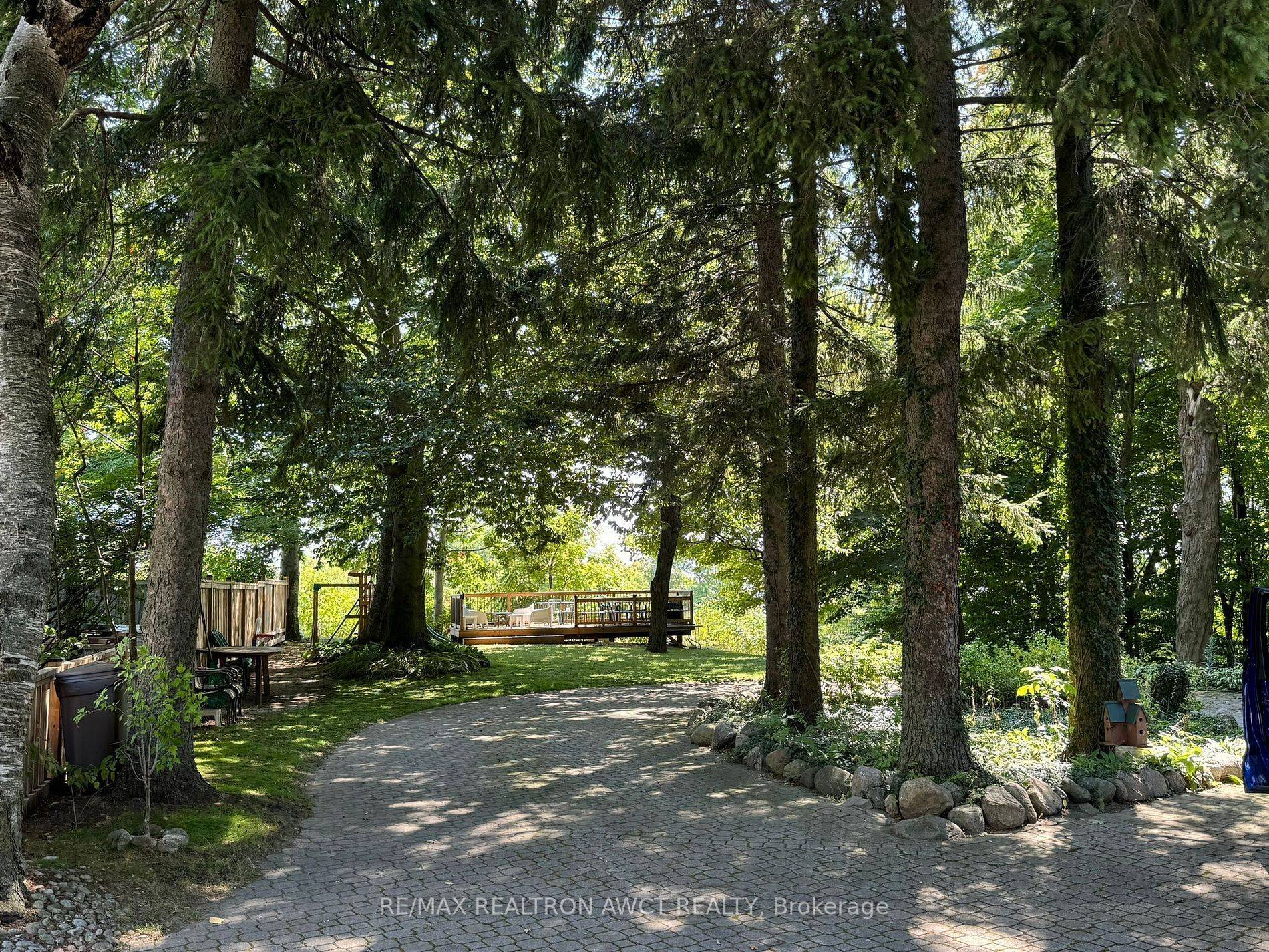 Toronto E10, ON M1C 2X2,114 Ridgewood RD