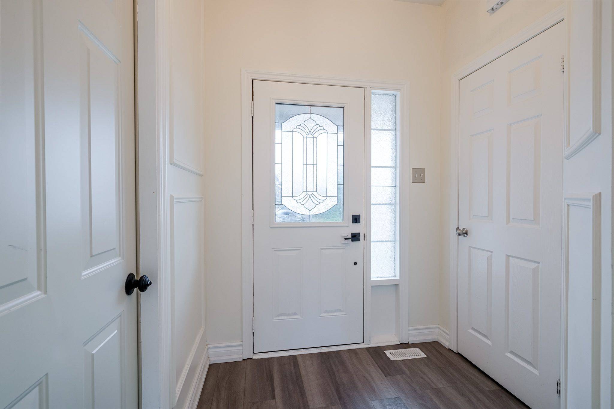 Clarington, ON L1C 5M6,38 Taft PL