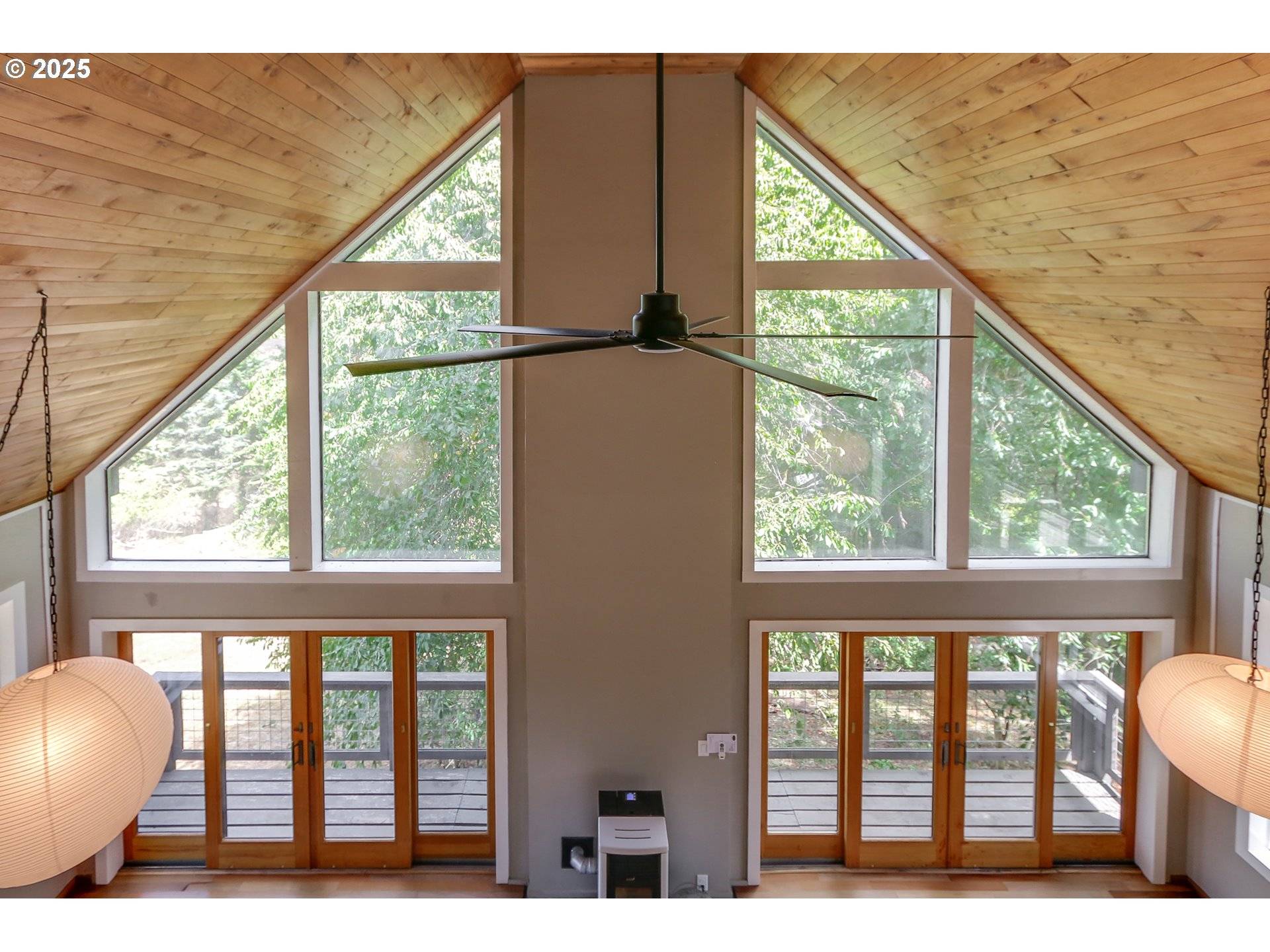 Eugene, OR 97405,27827 BERRY HILL WAY