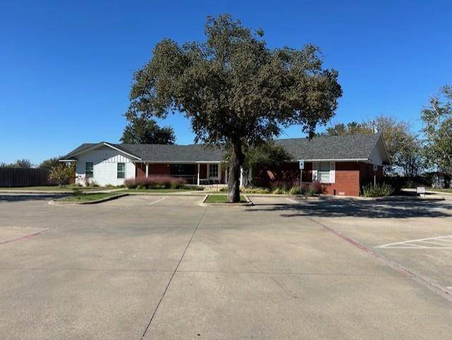 Cleburne, TX 76033,1910 W Henderson Street