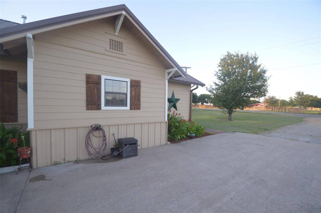 Howe, TX 75459,261 Red Road