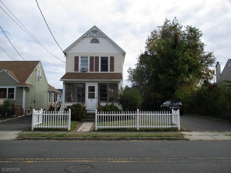 Kenilworth Boro, NJ 07033,19 N 8th St