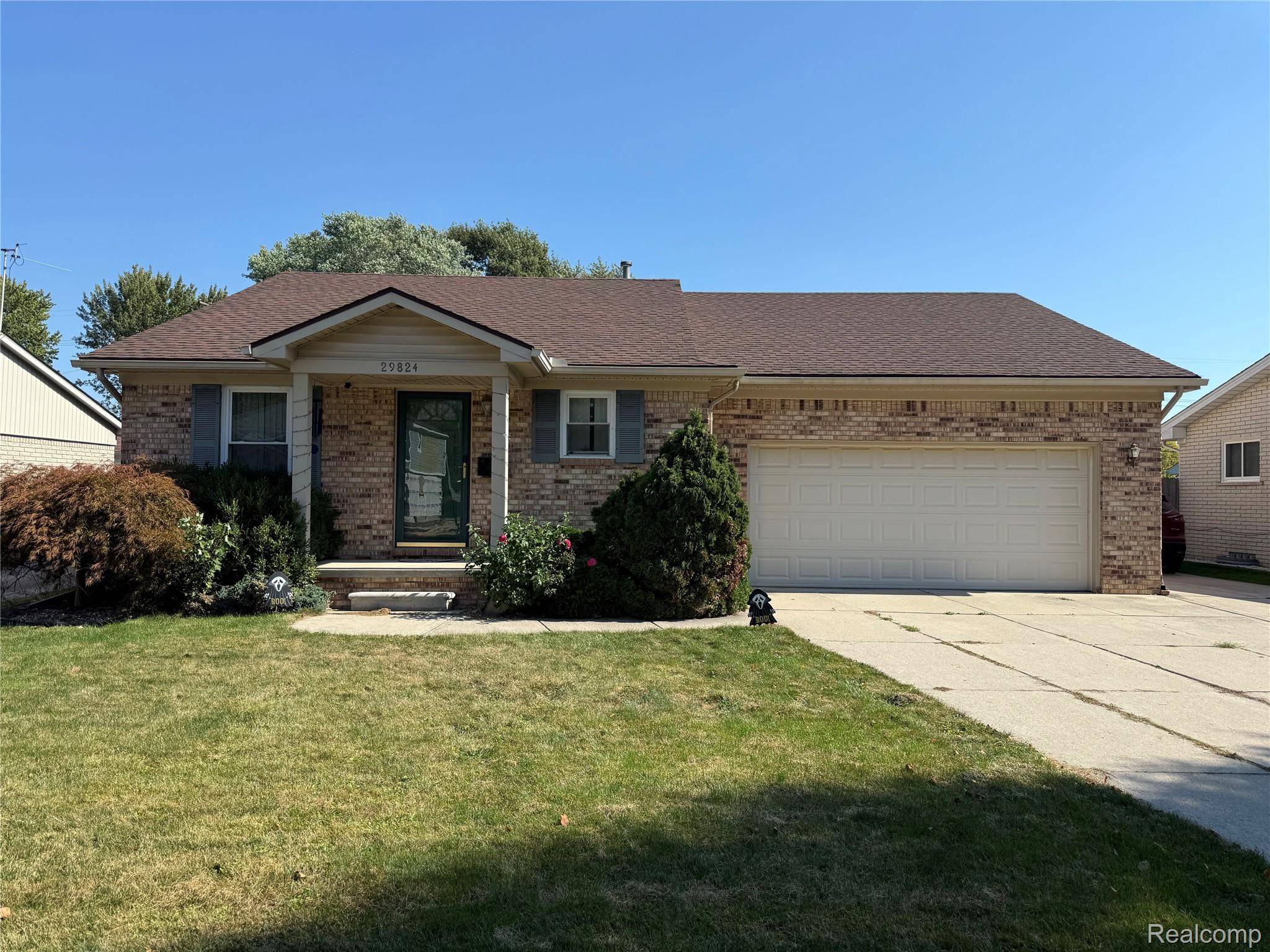 St. Clair Shores, MI 48082,29824 Gloria ST