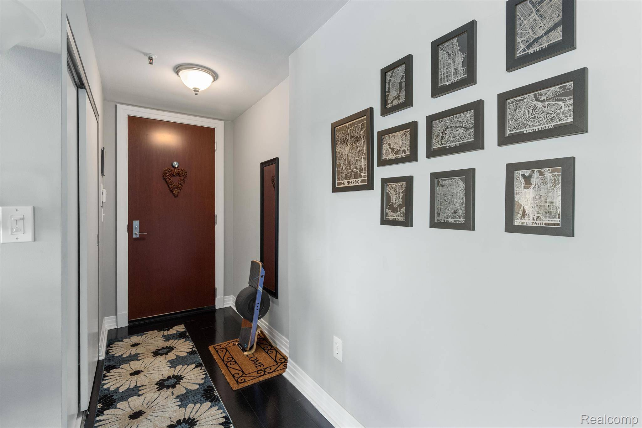 Detroit, MI 48226,1001 W Jefferson AVE #15B