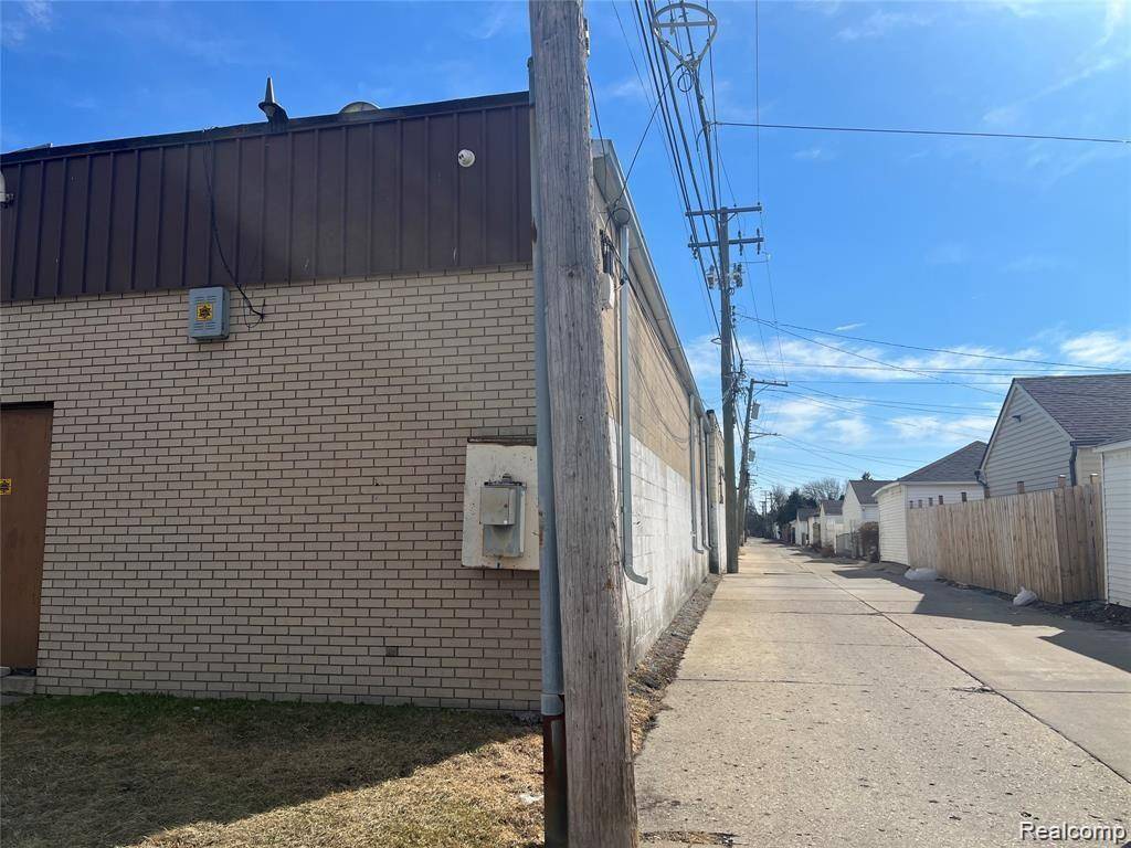 Dearborn, MI 48126,7531-51 WYOMING ST