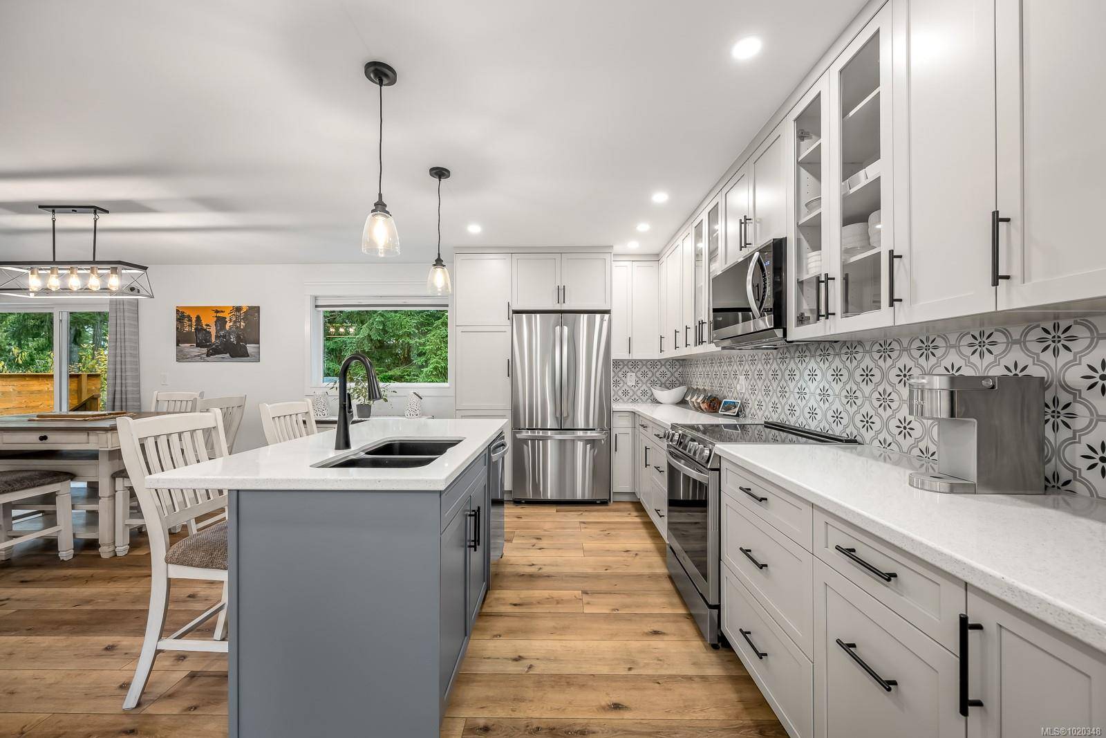 Fanny Bay, BC V0R 1W0,6508 Mystery Beach Rd