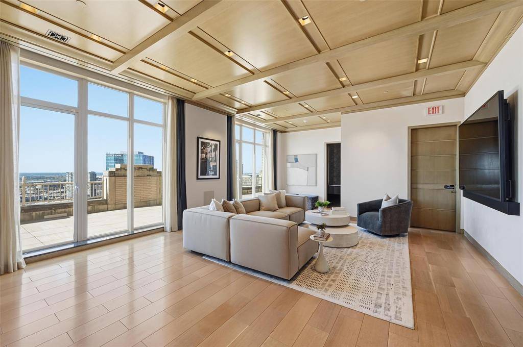 Dallas, TX 75201,2555 N Pearl Street #2200