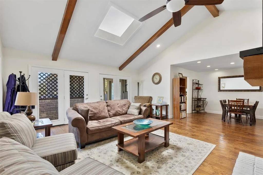 Dallas, TX 75231,8350 Southmeadow Circle