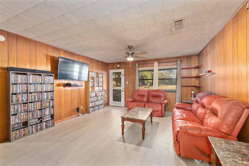 Comanche, TX 76442,1106 N Page Street