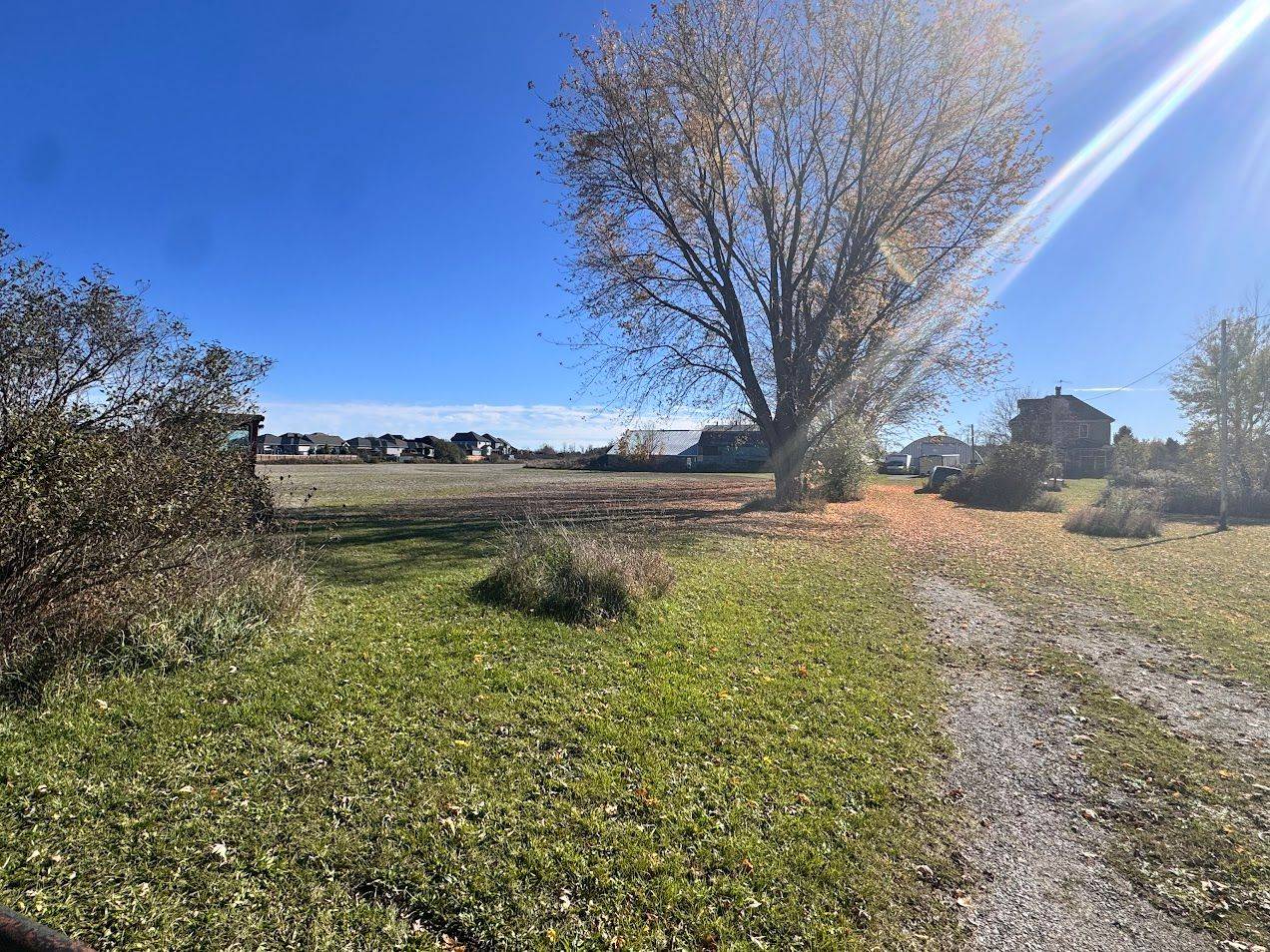 Springwater, ON L0L 1P0,211 Queen ST W