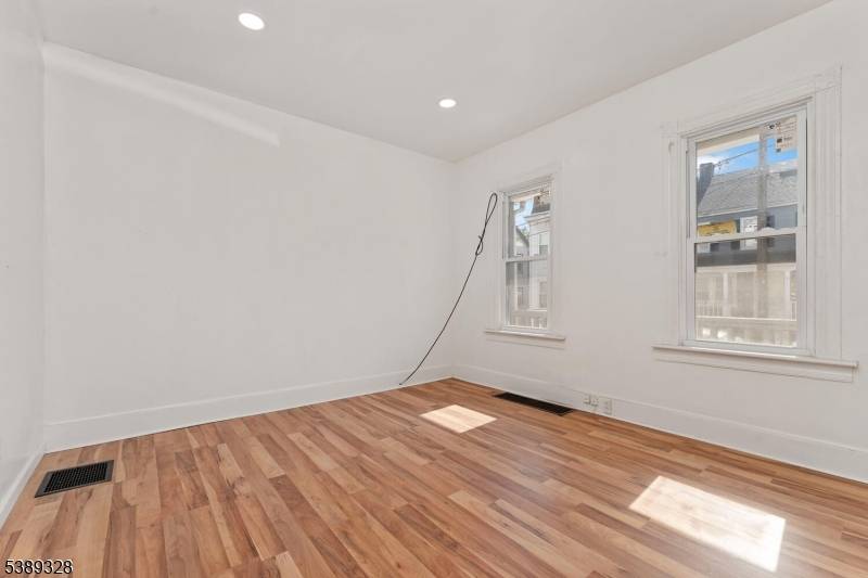 Phillipsburg Town, NJ 08865,289 Mercer St