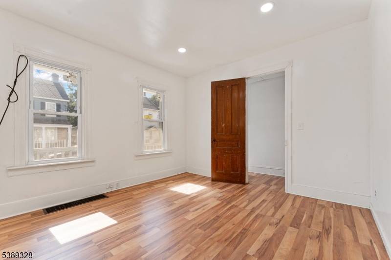 Phillipsburg Town, NJ 08865,289 Mercer St