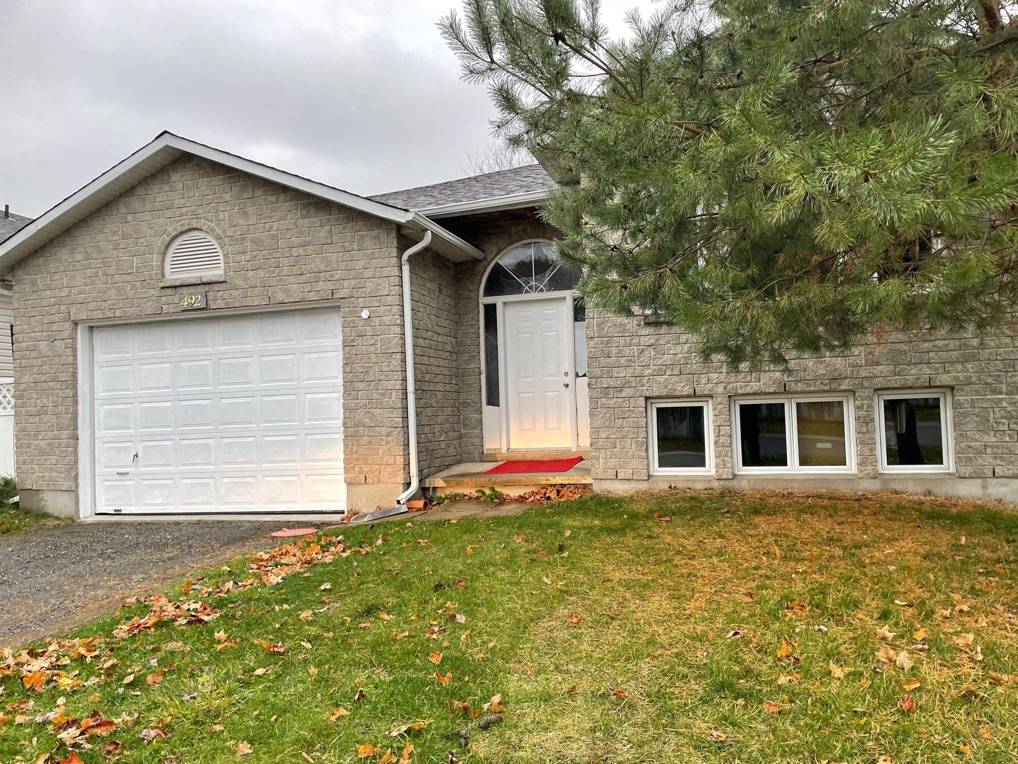 Kingston, ON K7M 9C4,492 Boxwood ST S