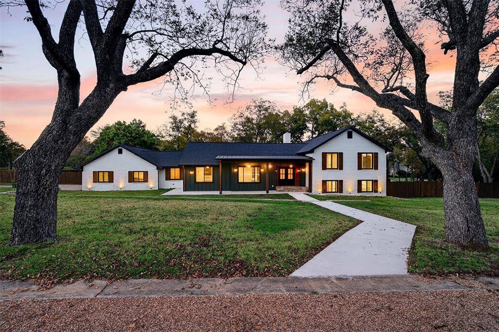 Denison, TX 75020,1 River Hills Drive