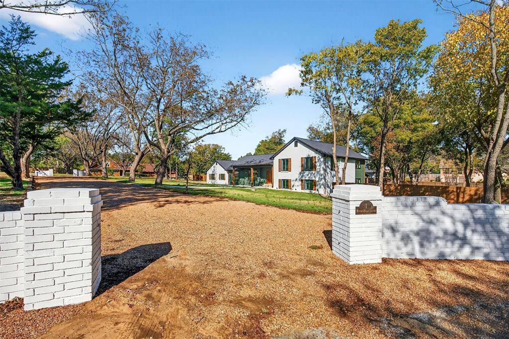 Denison, TX 75020,1 River Hills Drive