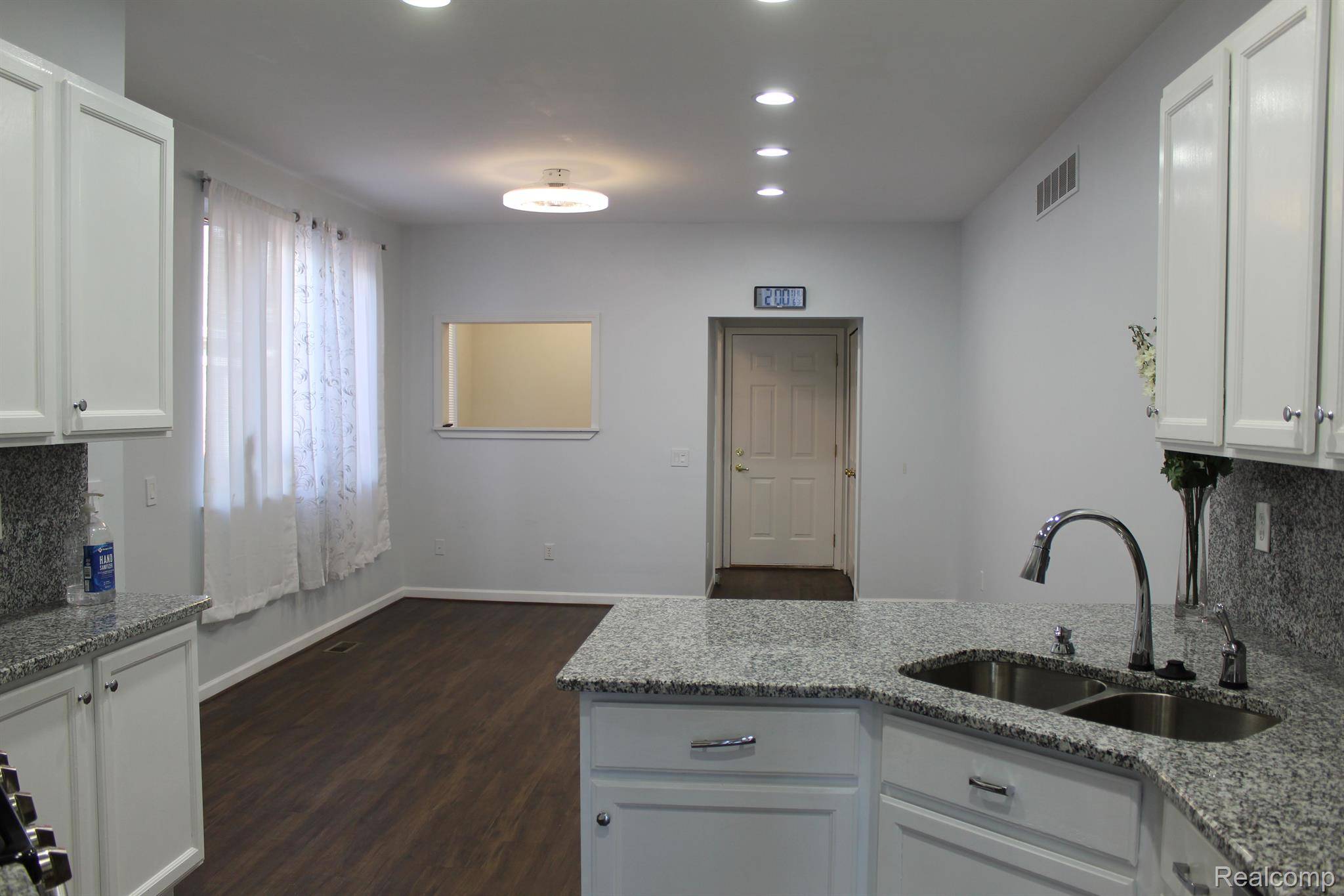 MI 48207,235 WINDWARD #14