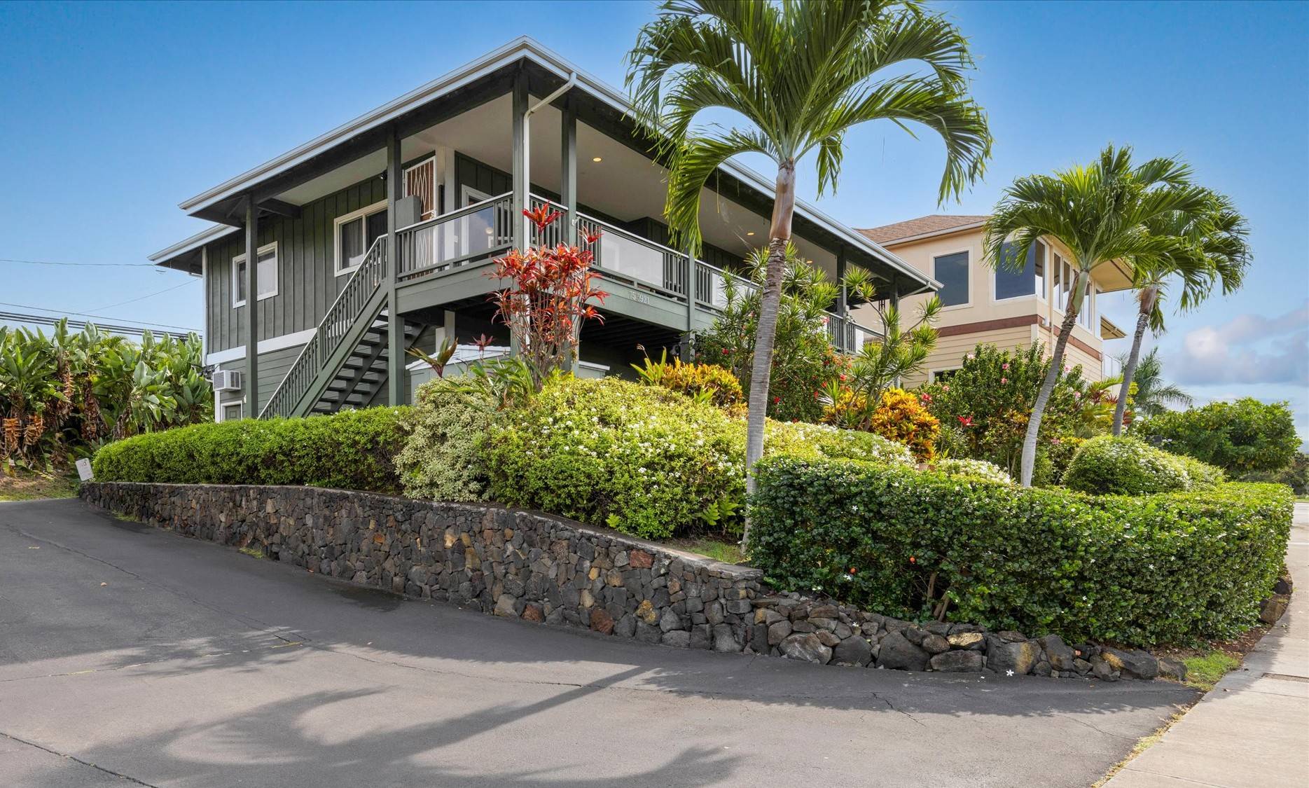 Kailua-kona, HI 96740,75-5921 WALUA RD #1