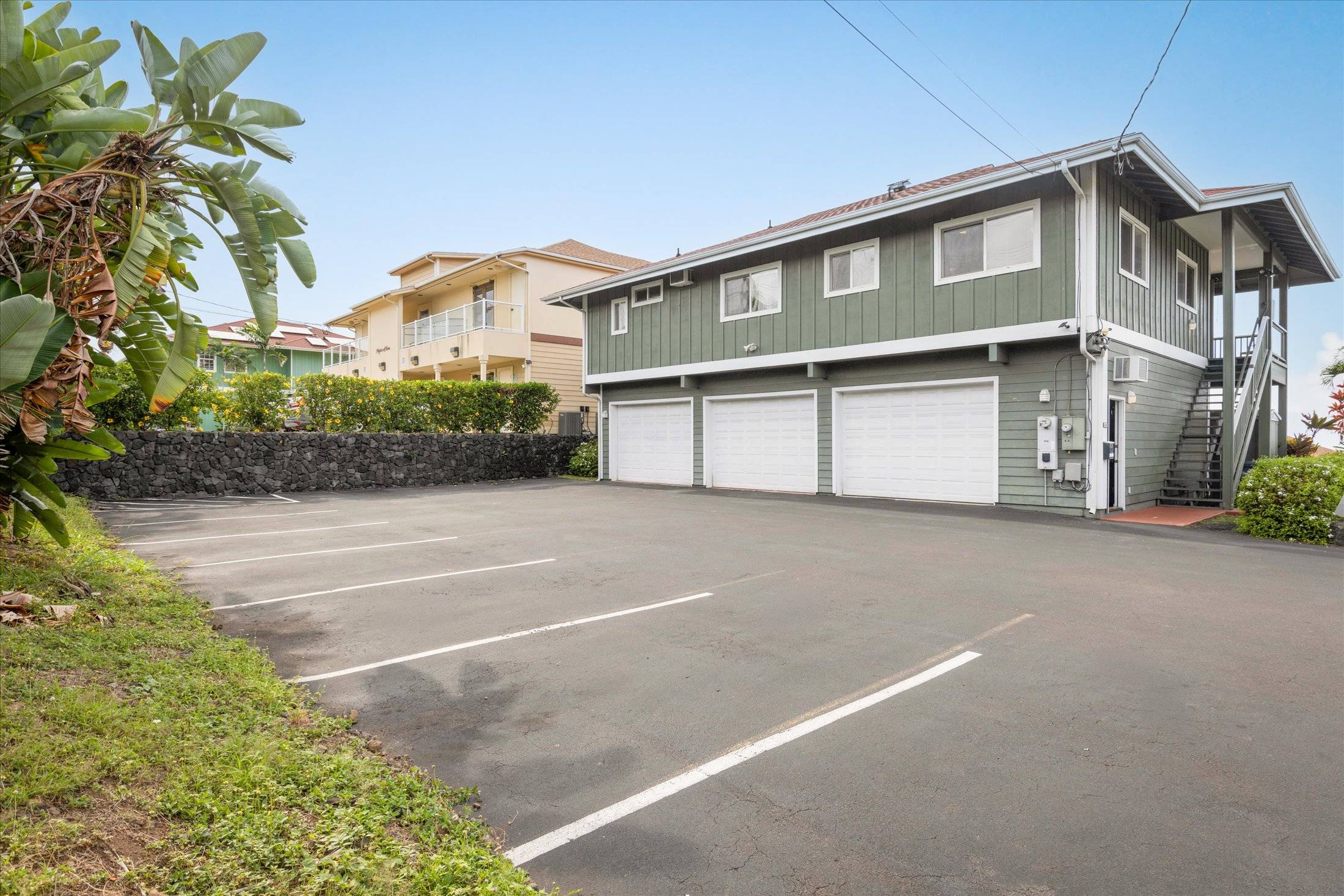 Kailua-kona, HI 96740,75-5921 WALUA RD #1