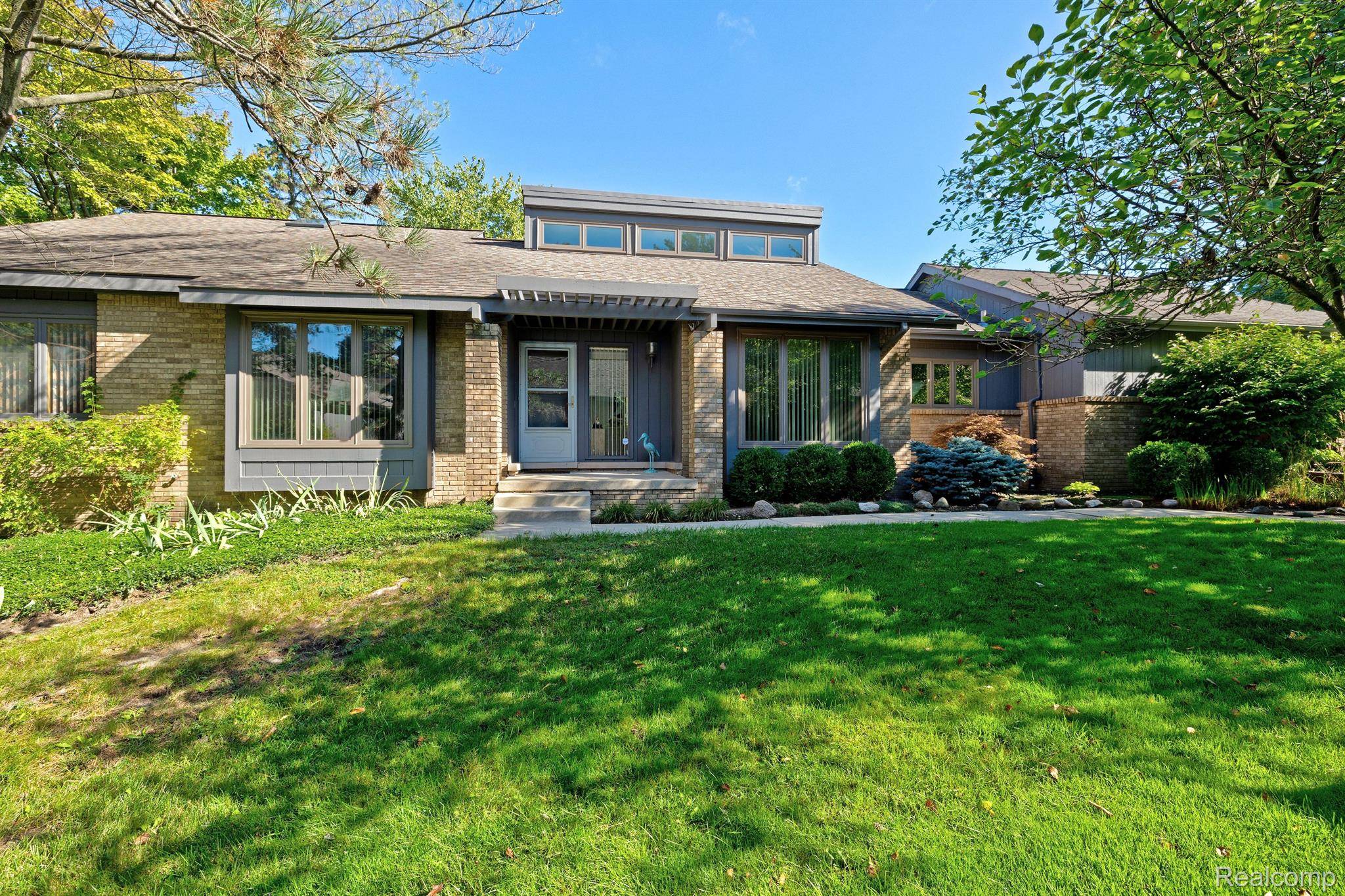 West Bloomfield, MI 48322,5570 RIDGEWOOD