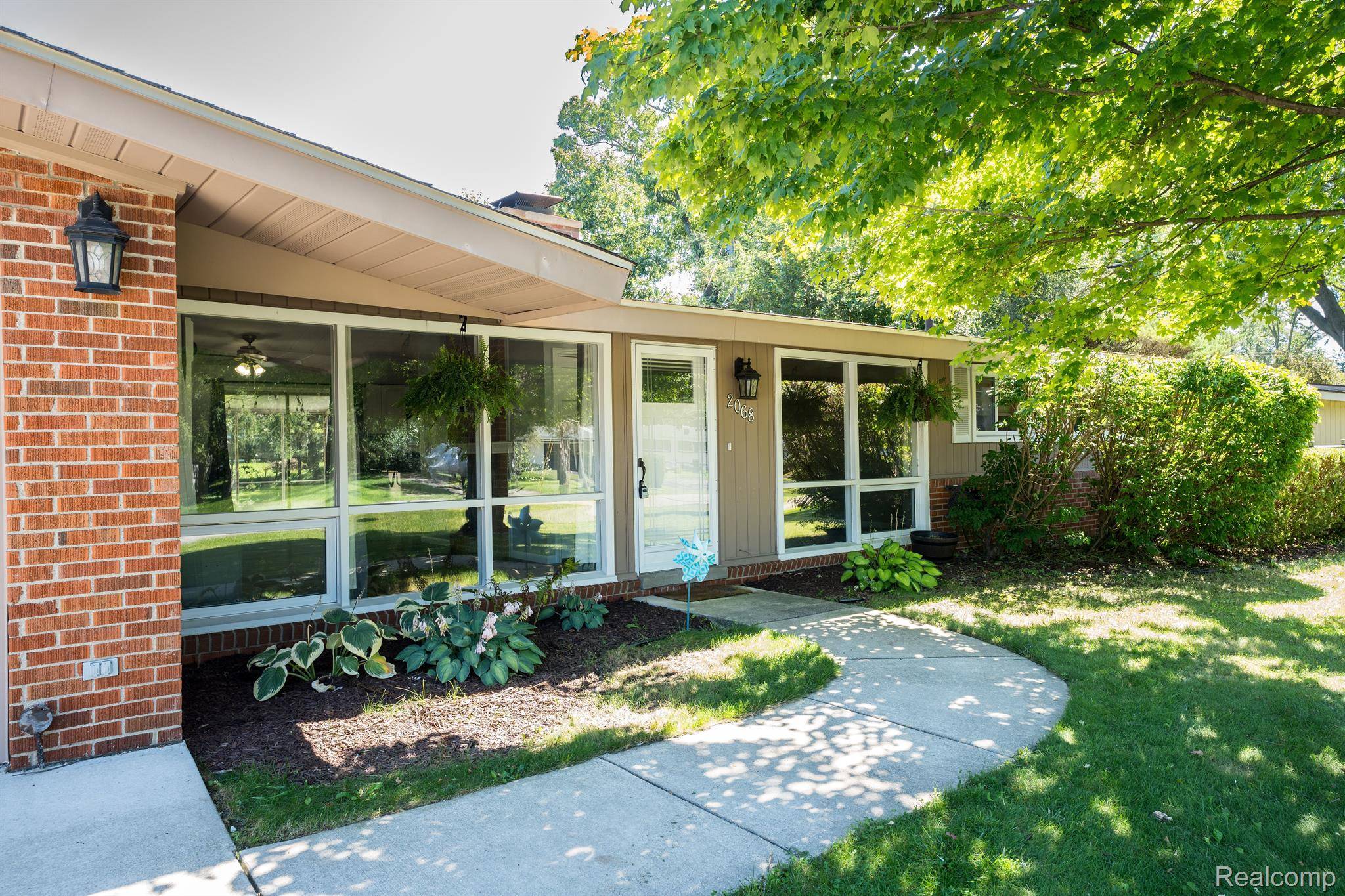 Wolverine Lake, MI 48390,2068 GLENCOVE RD