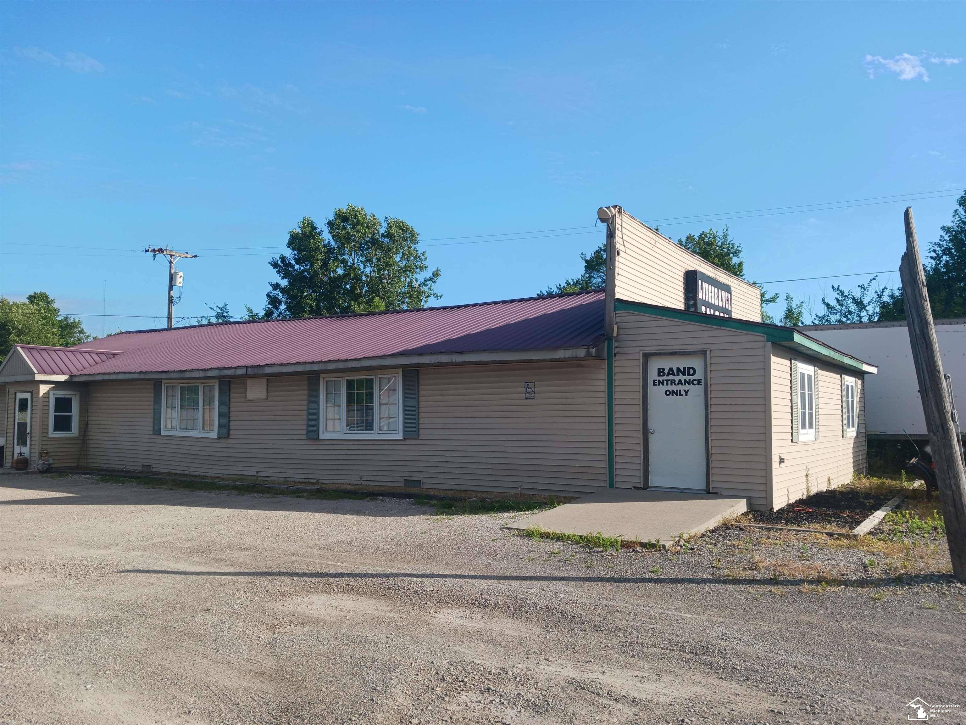 Carleton, MI 48117,10221 Telegraph RD