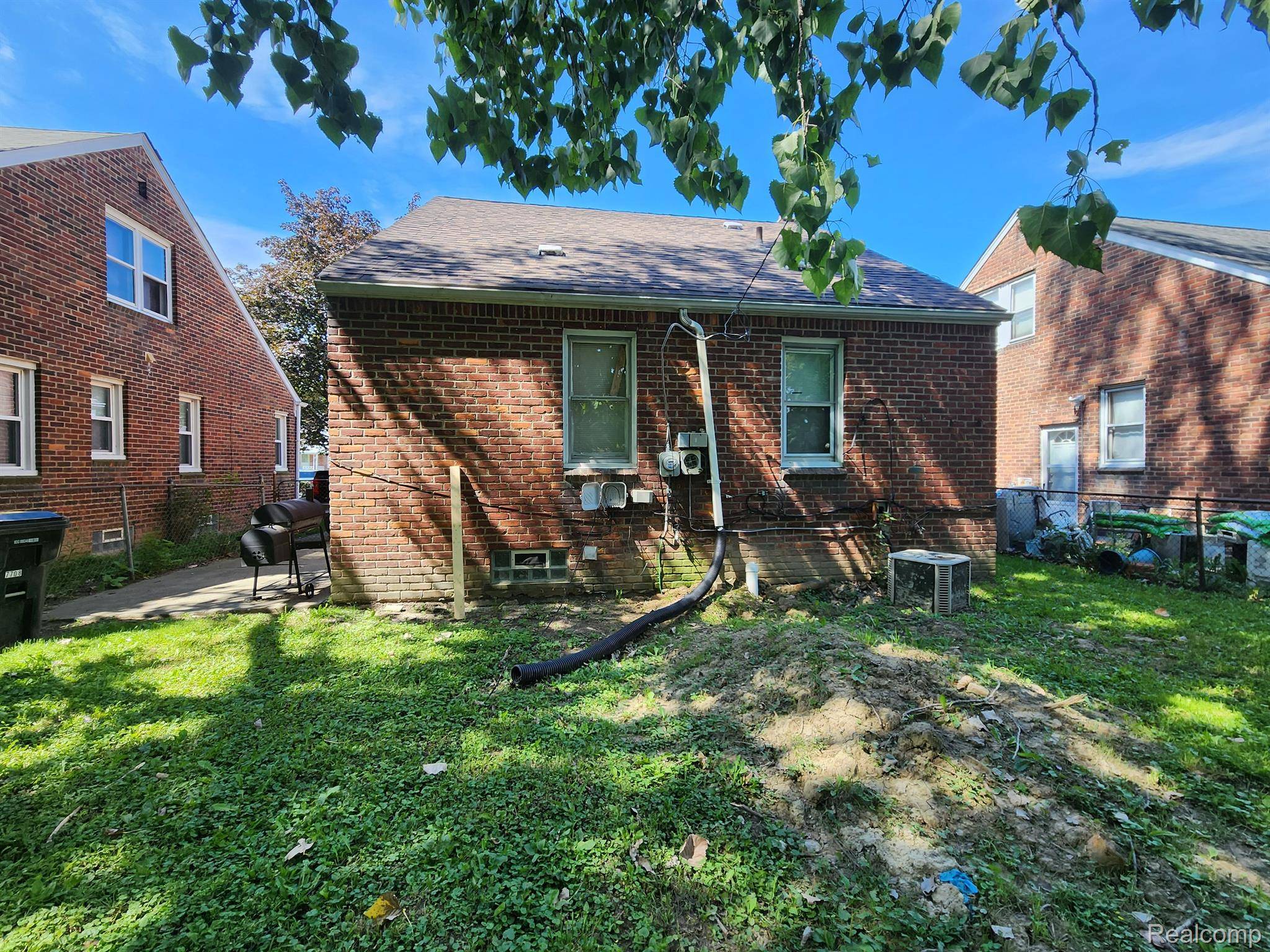 Redford, MI 48239,7708 DOLPHIN