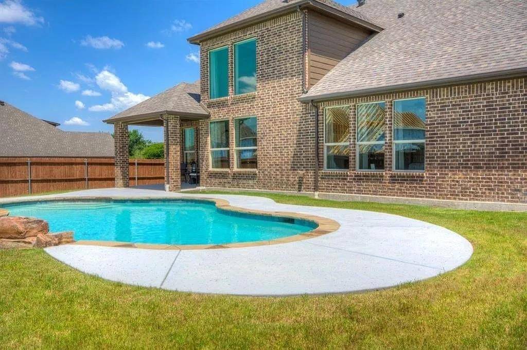 Midlothian, TX 76065,610 Lonesome Dove Drive