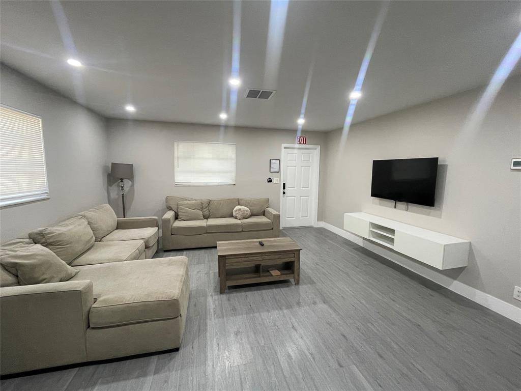 Fort Lauderdale, FL 33315,827 SW 29th St