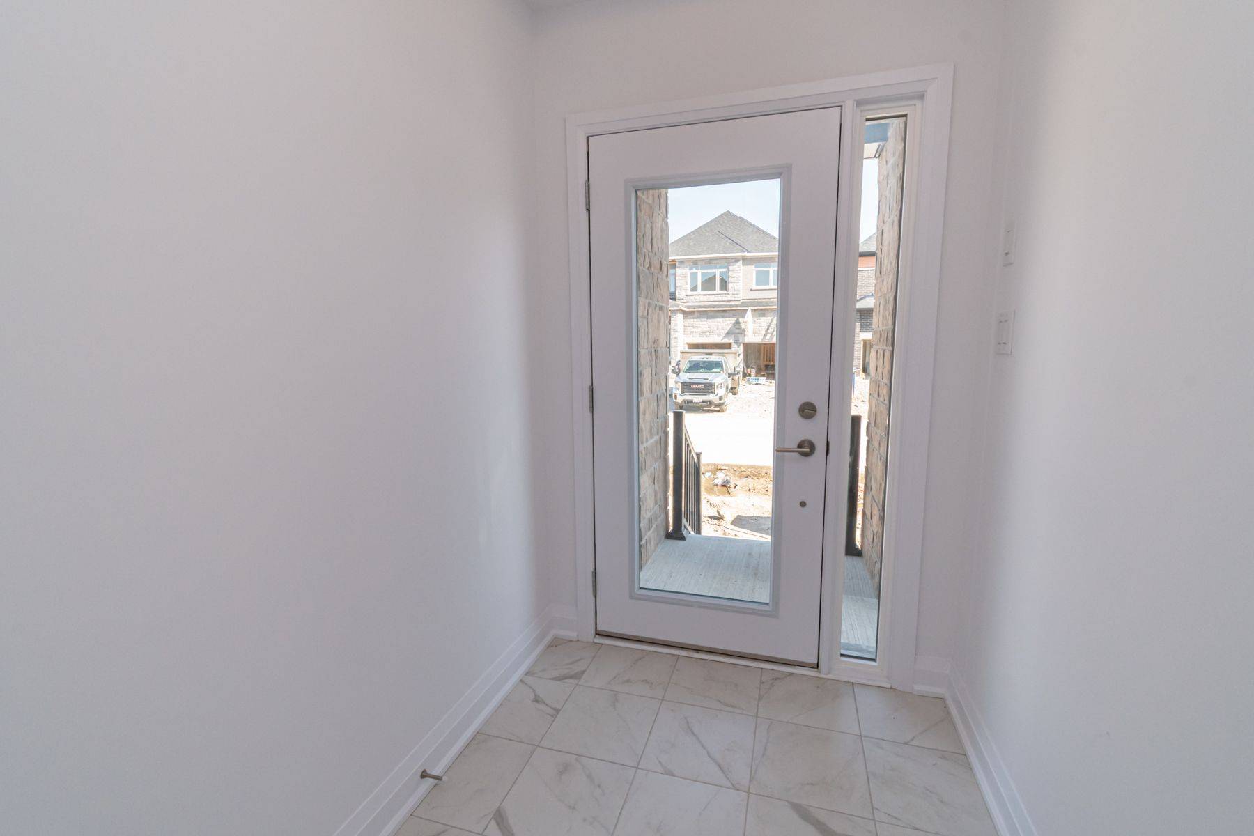 Barrie, ON L9J 0Y3,13 Ranch TER