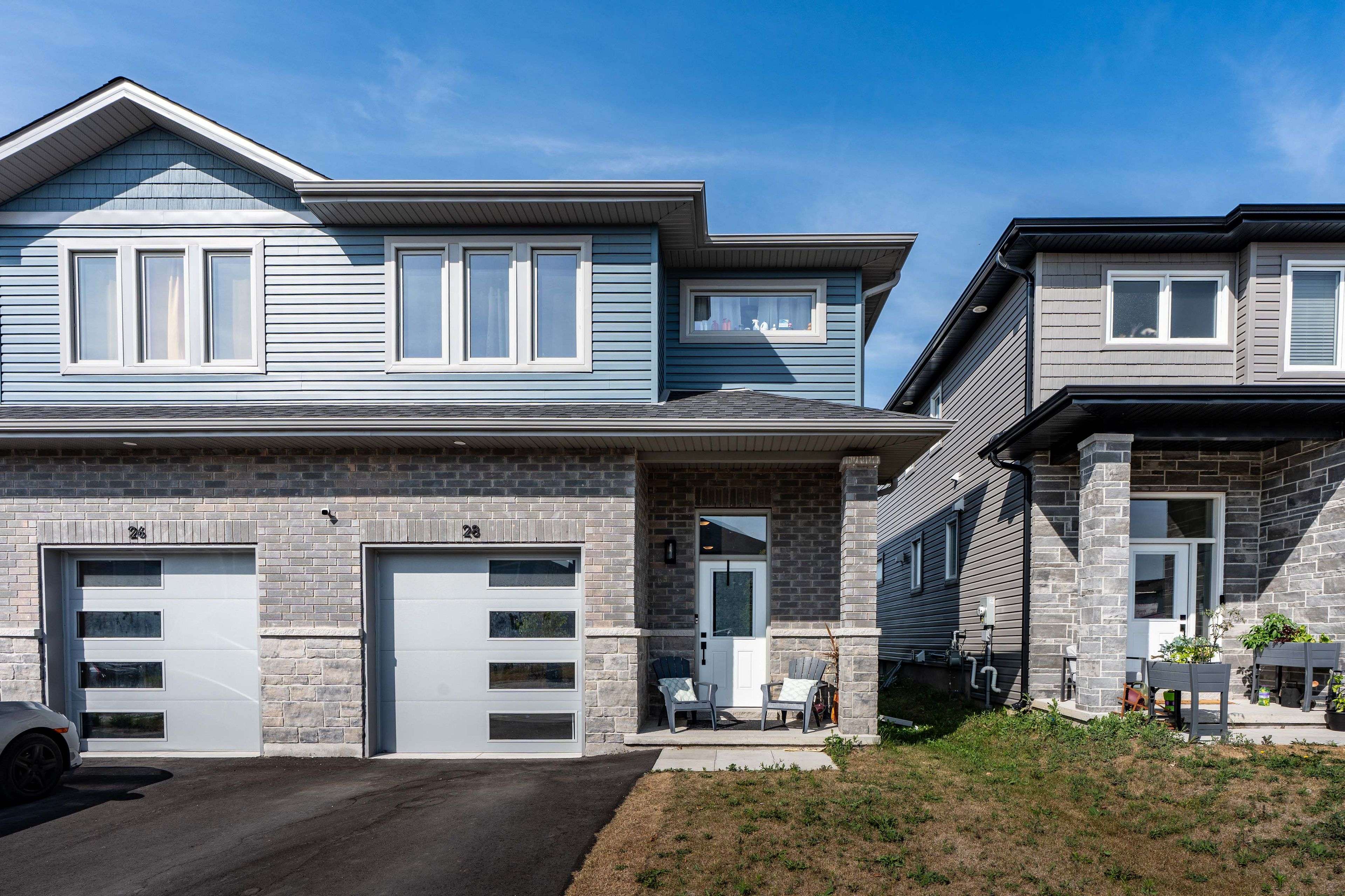 Loyalist, ON K0H 2H0,28 Dusenbury DR