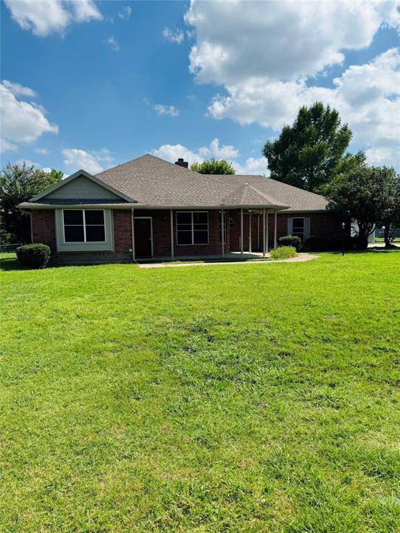 Van Alstyne, TX 75495,318 Meadowview Circle