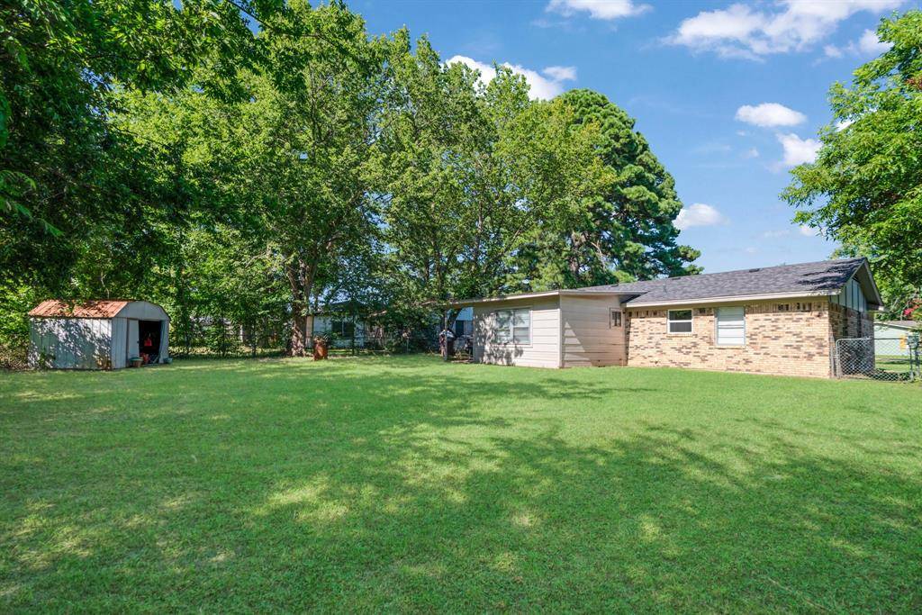 Blossom, TX 75416,600 Sunset Street