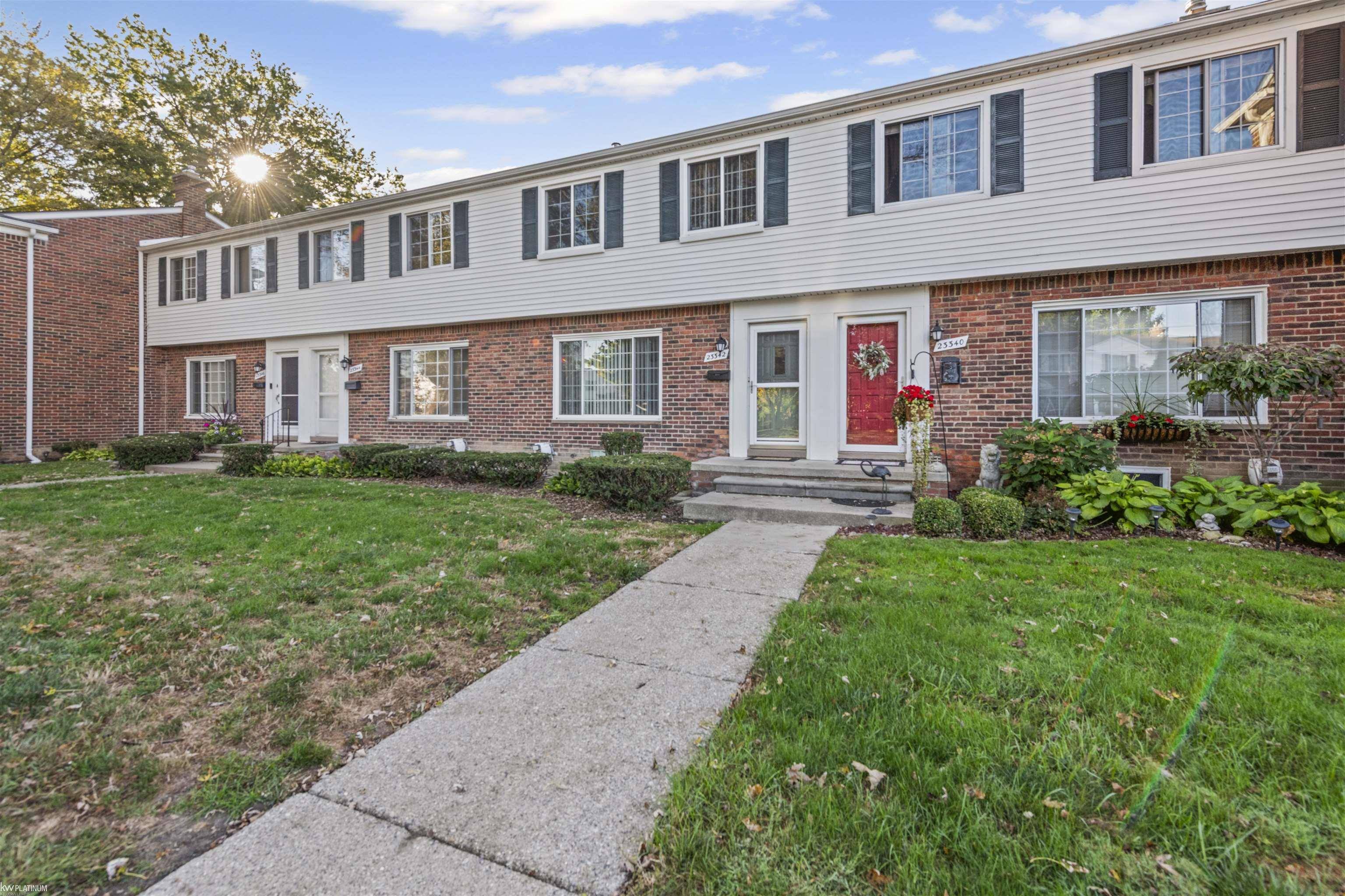 Saint Clair Shores, MI 48080,23342 Edsel Ford CT