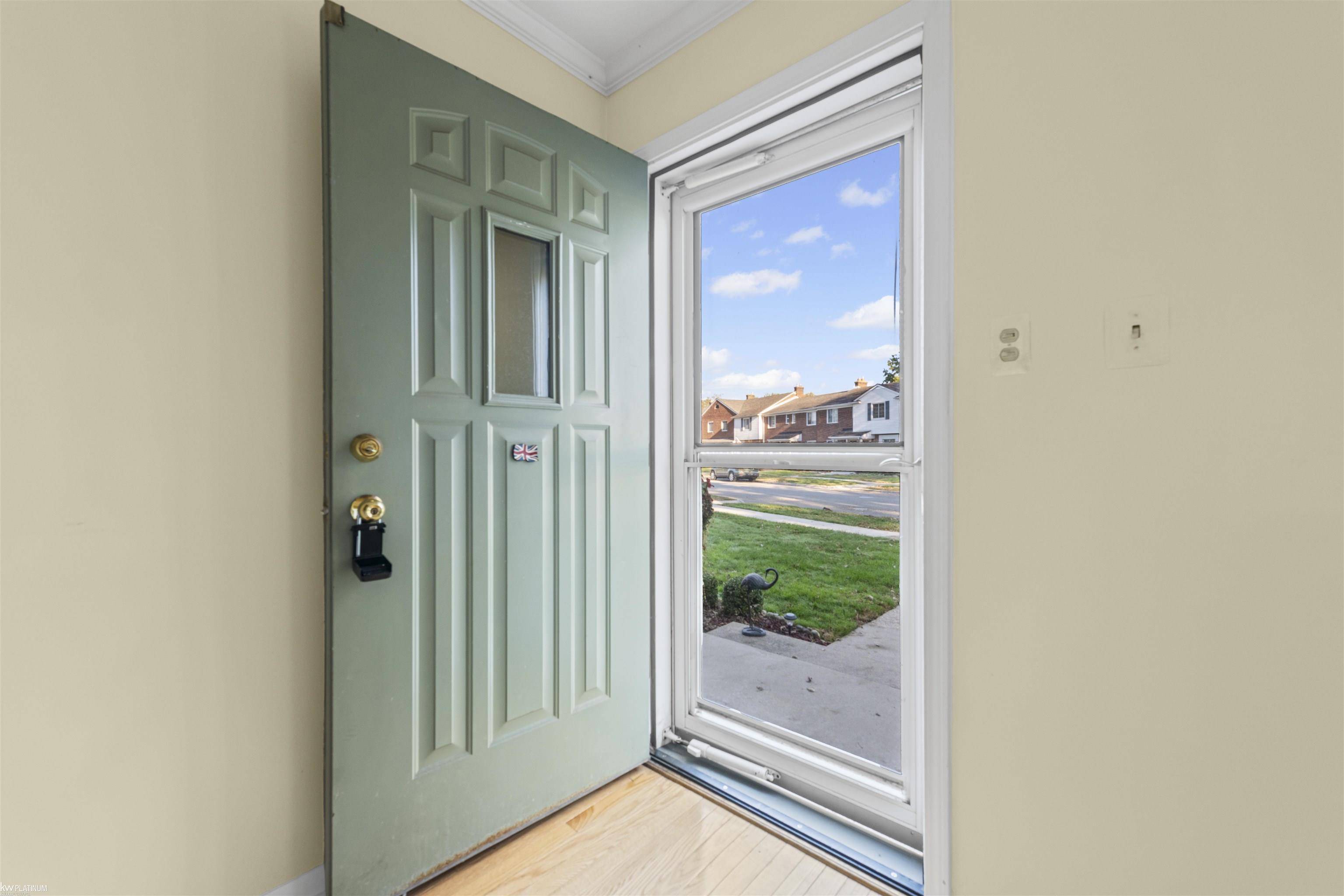 Saint Clair Shores, MI 48080,23342 Edsel Ford CT