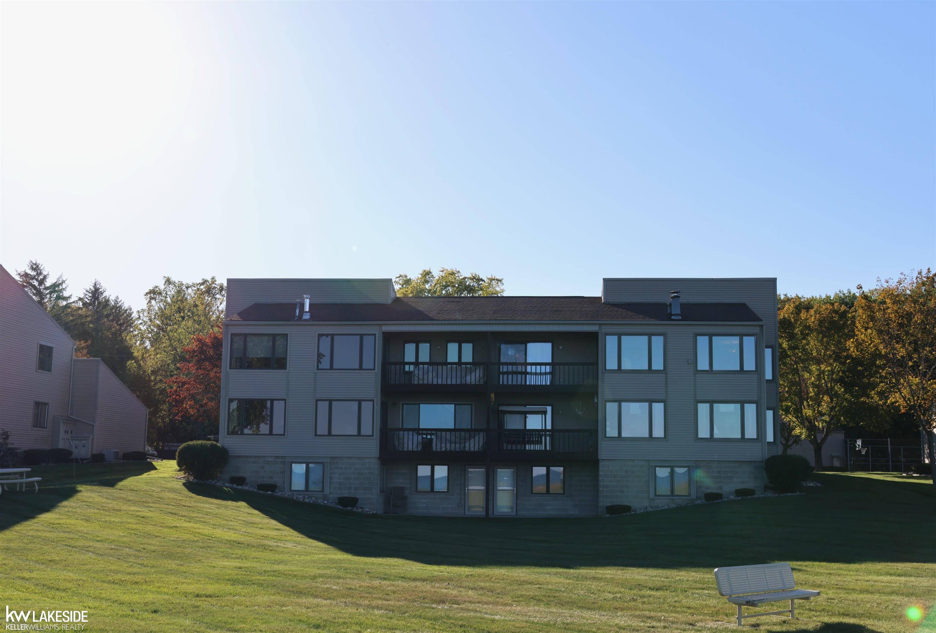 Lakeport, MI 48059,7226 2nd ST