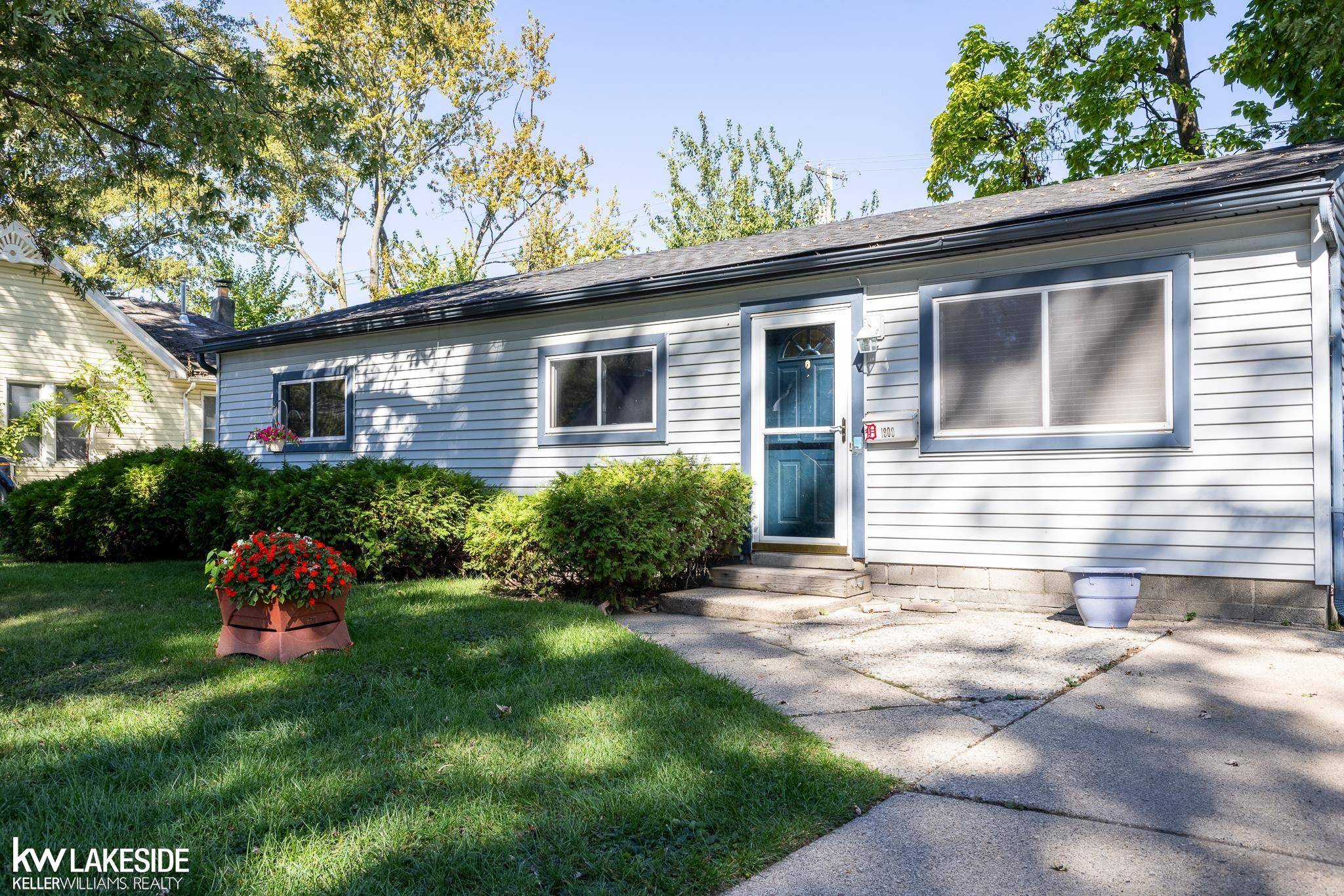 Ferndale, MI 48220,1909 E Troy ST