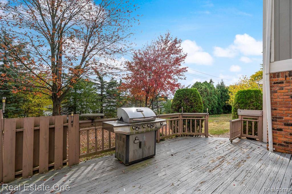 Rochester Hills, MI 48309,2793 Steamboat Springs DR