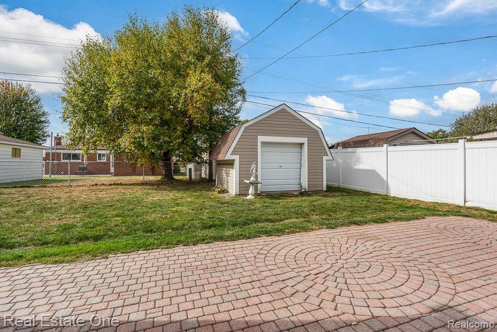 Sterling Heights, MI 48312,33487 Mina DR