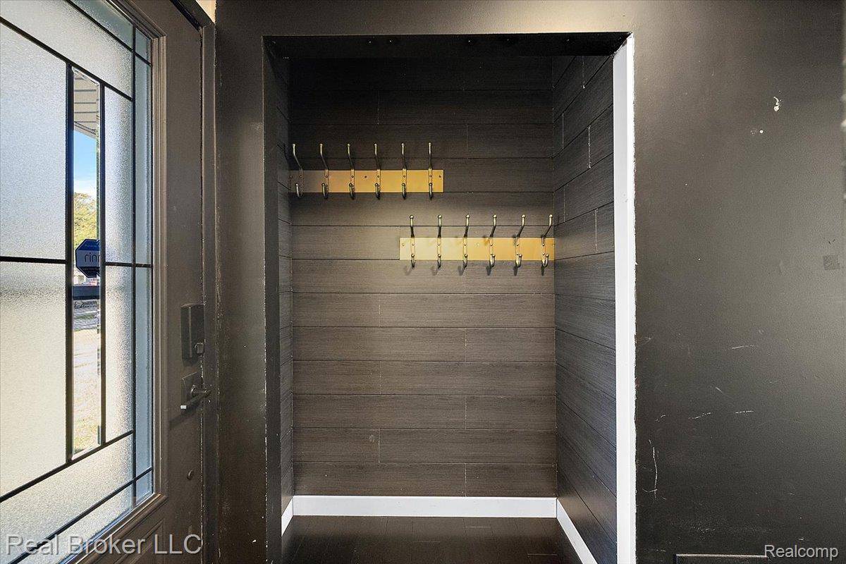 Novi, MI 48374,24348 Simmons DR